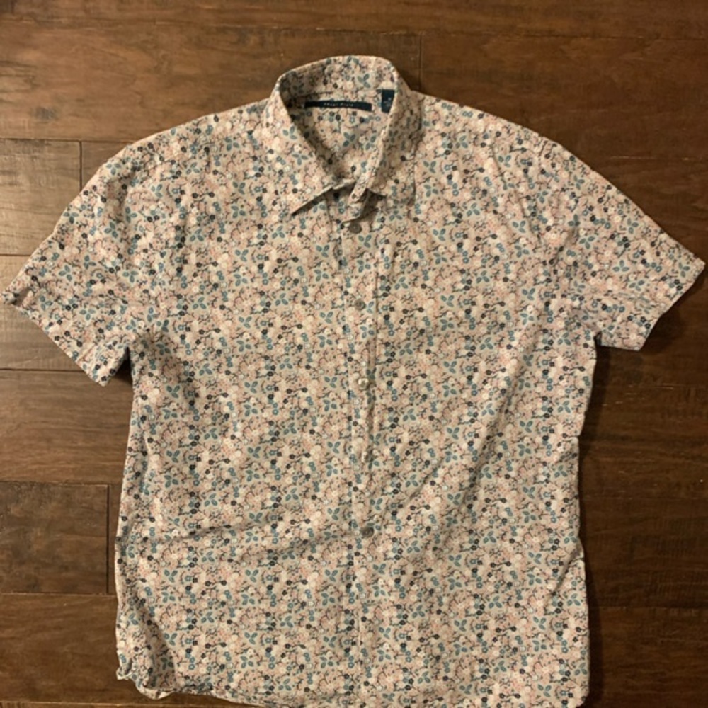 Perry Ellis pattern button down shirt